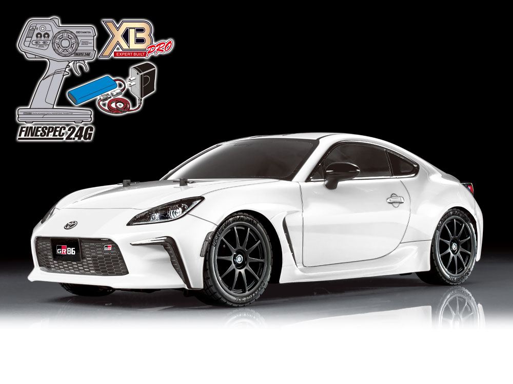 1/10RC XB トヨタ GR 86 (TT-02シャーシ) ホワイトを右前から撮った写真