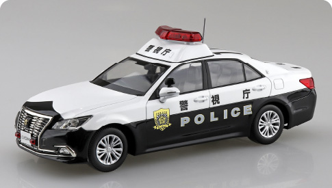 パトカーを右前から撮った写真